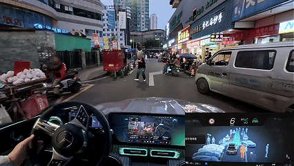 1783584246878357.gif 1′32-1′37-窄路人车混行.gif